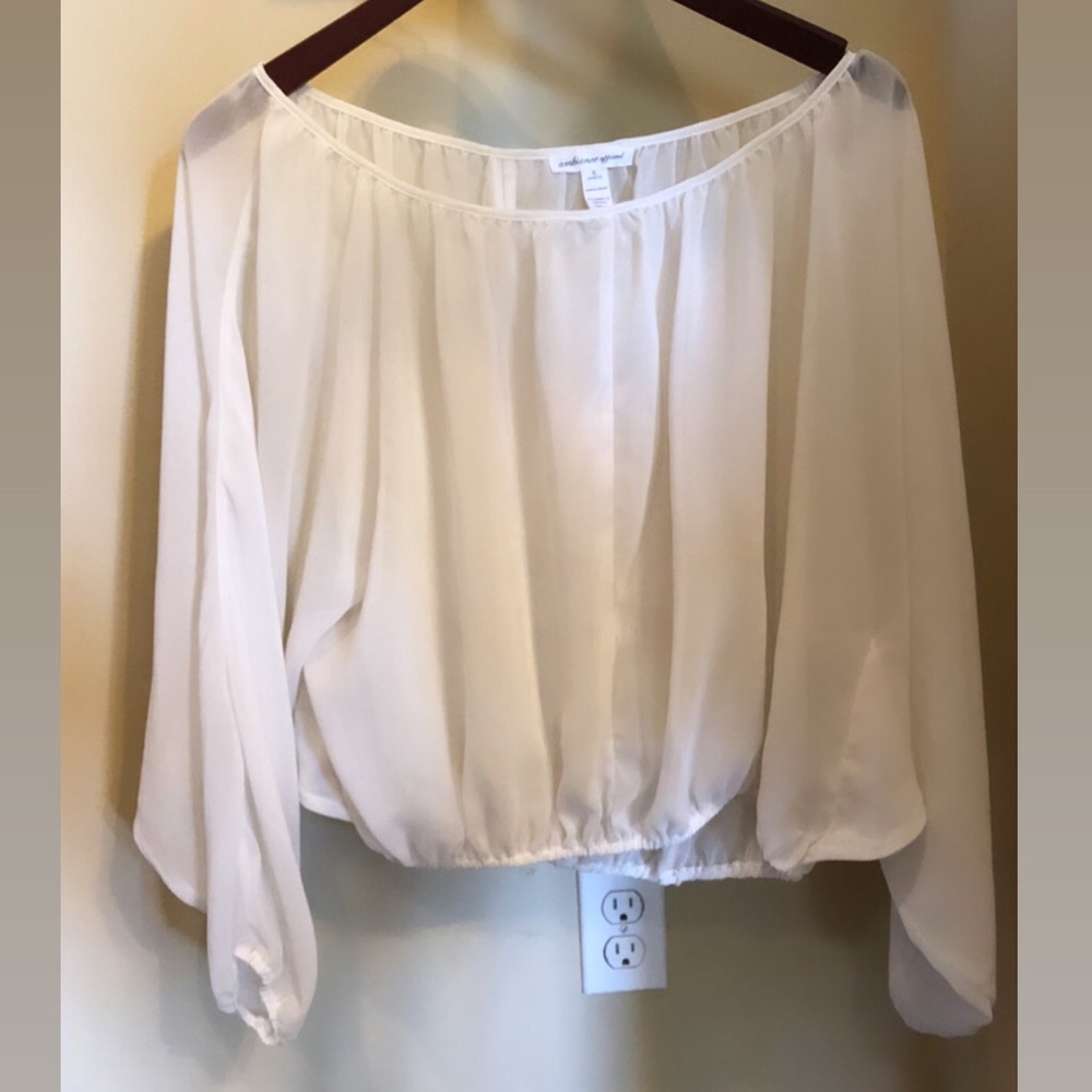White blouse - Picture 2 of 2